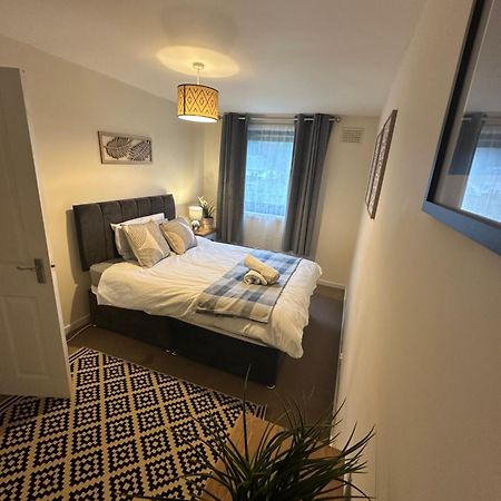 Spacious 3 Bedroom Flat Close To City Center Dalneigh Exterior photo