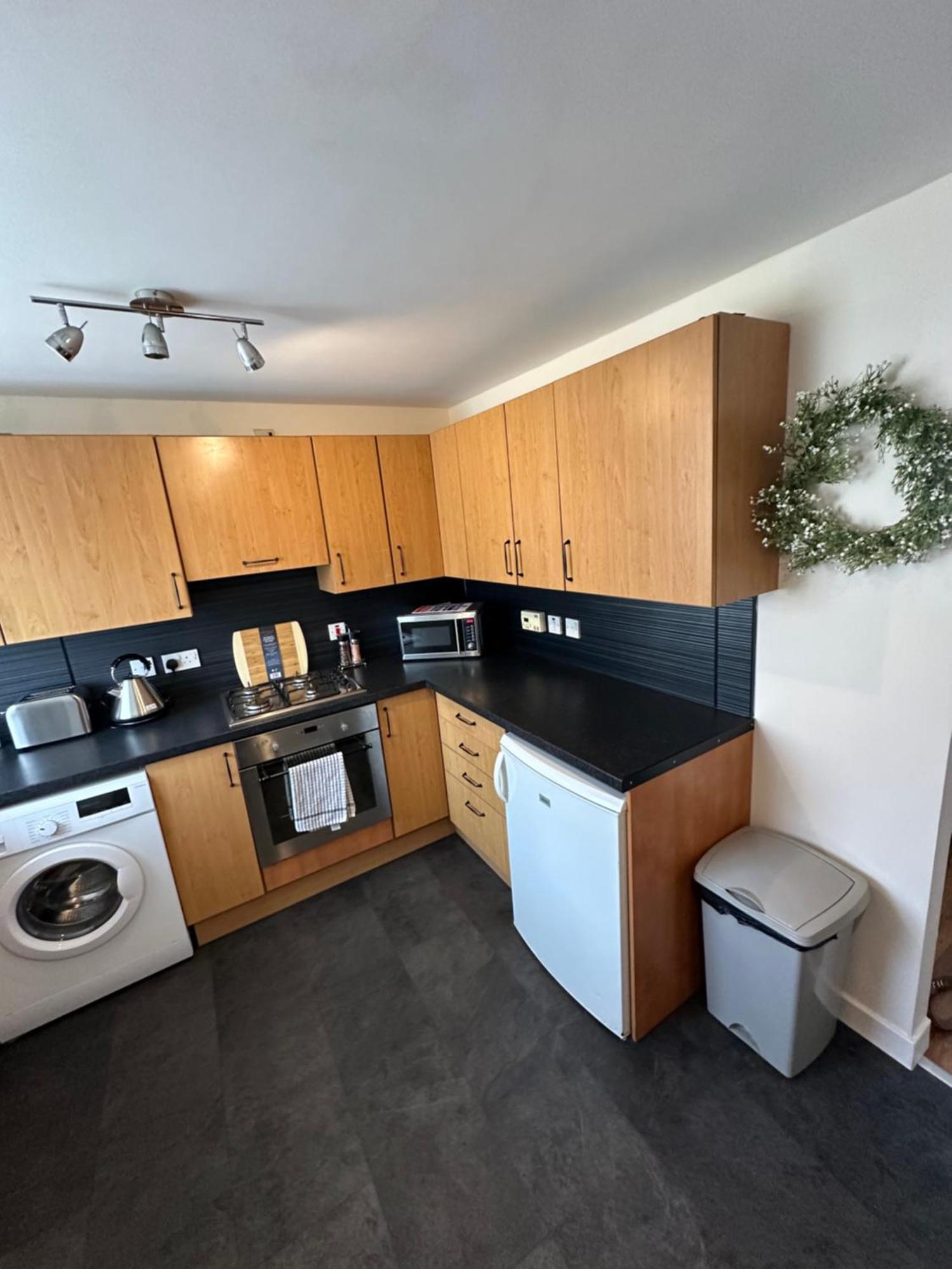 Spacious 3 Bedroom Flat Close To City Center Dalneigh Exterior photo